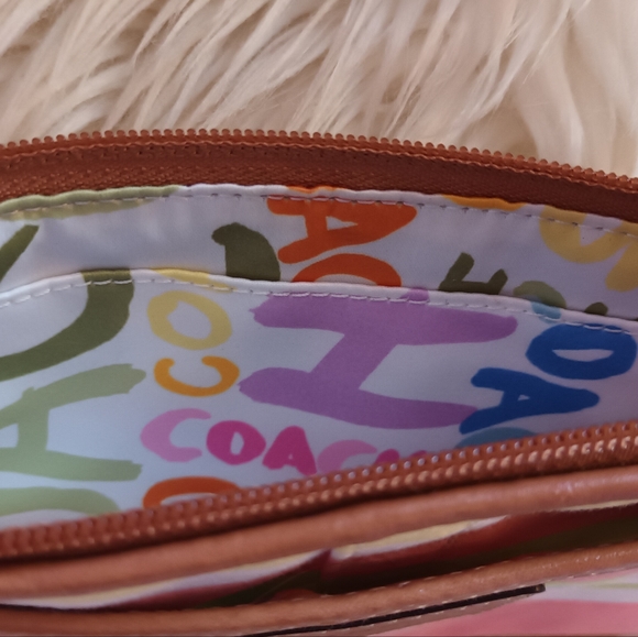 Vintage COACH Multi Striped Wristlet - Picture 4 of 4